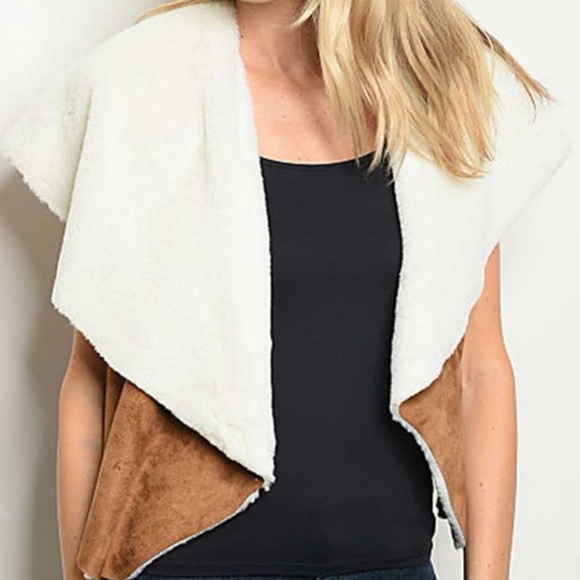 Jackets & Blazers - Camel suede and faux fur vest open front